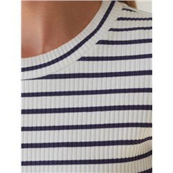 Платье из трикотажа в широкий рубчик с разрезами