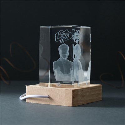 Фигурка светящаяся стекло «Прямоугольник. Мыслитель», подставка дерево, USB, 7×7×10