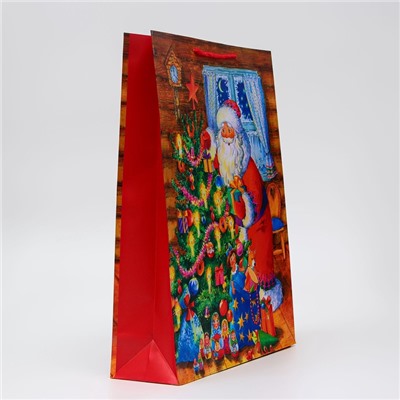 Пакет подарочный новогодний ламинированный «Дед мороз у ёлки», 33×42.5×10 см
