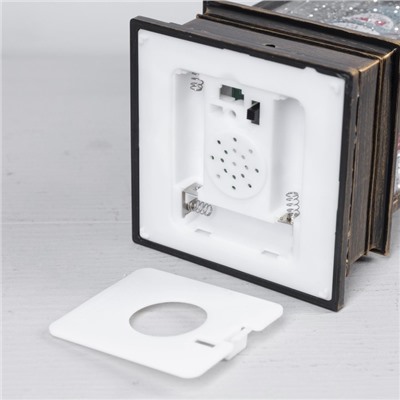 Светодиодная фигура «Фонарь с девочкой и снеговиком» 10×27×10 см, пластик, батарейки ААх3 (не в комплекте), USB, свечение тёплое белое