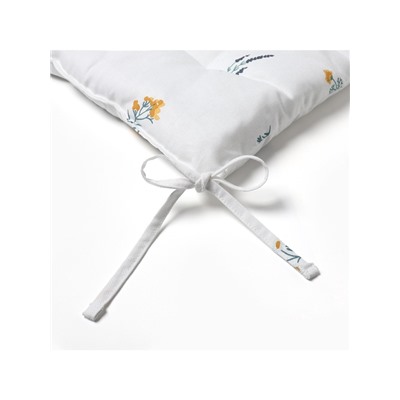 Подушка на стул «Этель. Полевые цветочки», 42×42×7 см, белая