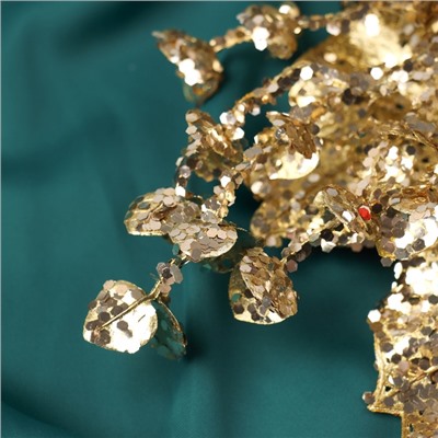 Еловая ветка декоративная «Зимнее волшебство. Грация», пластик, резные листья, 33×17 см, золото