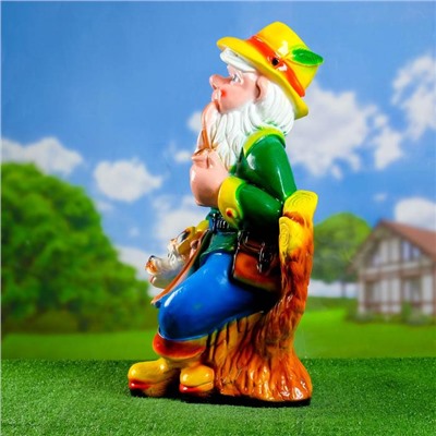 Садовая фигура из гипса «Гном - охотник», 30×40×70 см