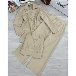 Костюм тройка