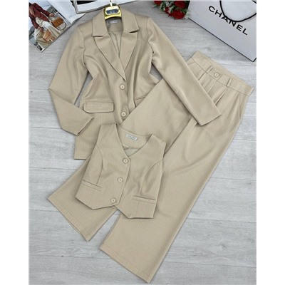 Костюм тройка