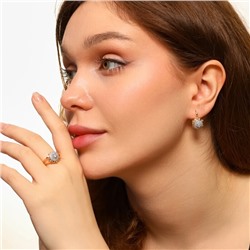 Комплект ювелирной бижутерии коллекция "Дубай" в форме цветов серьги и кольцо 17 р, покрытие позолота, вставка: фианиты, цвет: прозрачный, арт.213.511-17