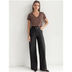 Футболка из премиального хлопка с V-образным вырезом