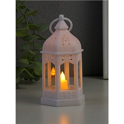 Светодиодная свеча в подсвечнике RISALUX «Фонарь изыска», LED-ночник, от батареек 3×LR44, белый, 6.3×5.5×11.5 см