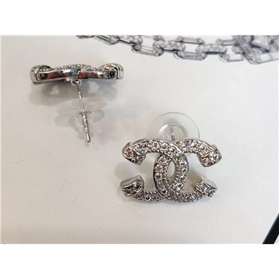 Серьги стильные