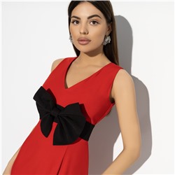 Платье-футляр, Позирую как модель (с брошкой)