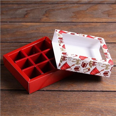 Коробка под 9 конфет с ячейками новогодняя «Какао», 13.5×13.5×3.5 см