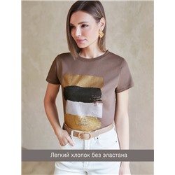 Футболка из 100% хлопка с авторским принтом.