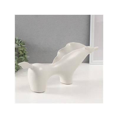 Фигурка керамика «Целеустремленный конь», белый, 7×39.5×17 см