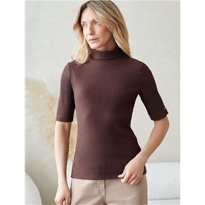 Водолазка из фактурного трикотажа в рубчик