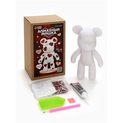 Алмазная мозаика на фигурке с полным заполнением «Медведь с сердечками»