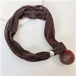 Кулон с текстилем и большой бусиной