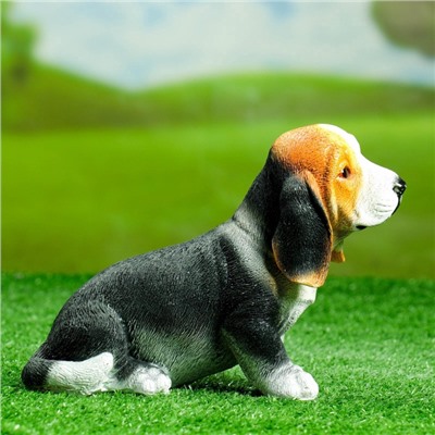 Садовая фигура из полистоуна «Щенок бассет хаунда », 16×25×13 см