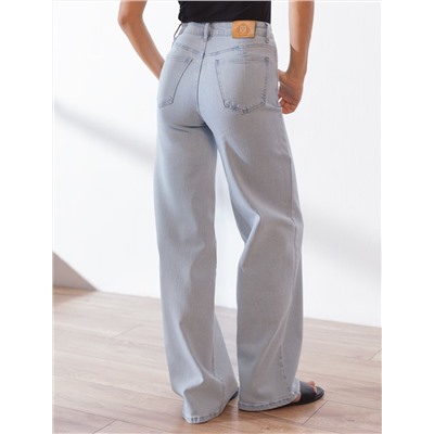 Джинсы трубы из эластичного денима