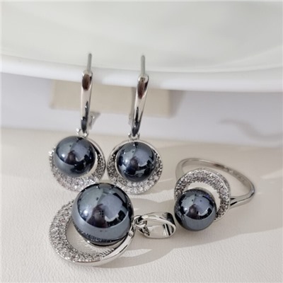 Комплект ювелирной бижутерии с искусственным жемчугом серьги, кулон и кольцо 17 р, покрытие посеребрение, вставка: фианиты и искусственный жемчуг, арт.314.917-17