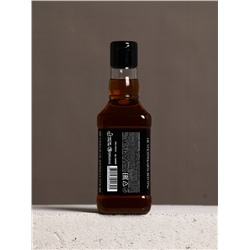 Подарочный набор новогодний «Крутому мужчине»: гель для душа во флаконе виски 250 мл, аромат мужского парфюма, платок в форме сигары