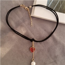 Чокер на шнурке с подвеской сердце, вставка: исск.жемчуг, цвет: белый, черный и красный, арт.001.718