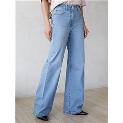 Прямые джинсы с декоративной стиркой из эластичного плотного денима