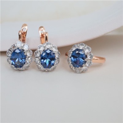 Комплект ювелирной бижутерии коллекция "Дубай" серьги и кольцо 19 р, покрытие позолота, вставка: фианиты, цвет: прозрачный и синий, арт.213.968-19