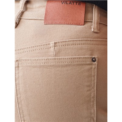 Джинсы из эластичного денима