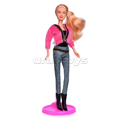 Кукла в модном стиле