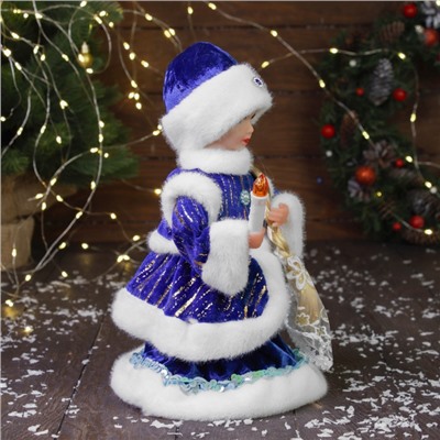 Снегурочка под ёлку «Зимнее волшебство. В шубке с полосками и пуговками» двигается, с подсветкой, 30 см, синий