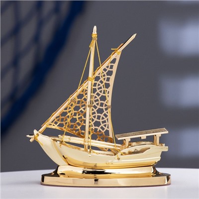Сувенирная модель корабля металлическая «Парусник», под золото, 11 см