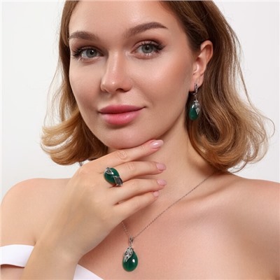 Комплект ювелирной бижутерии серьги, кулон и кольцо 18 р, покрытие: посеребрение, вставка: фианит и искусственный камень, цвет: зеленый и графитовый, арт.314.810-18