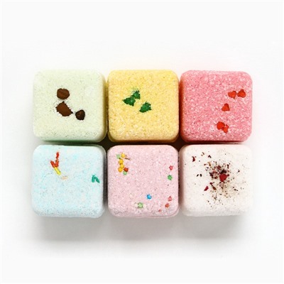 Бомбочки для ванны с добавками «Праздничная посылка», 6×70 г, Чистое счастье