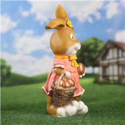 Садовая фигура из полистоуна «Зайчиха с корзинкой», 50×23×25 см