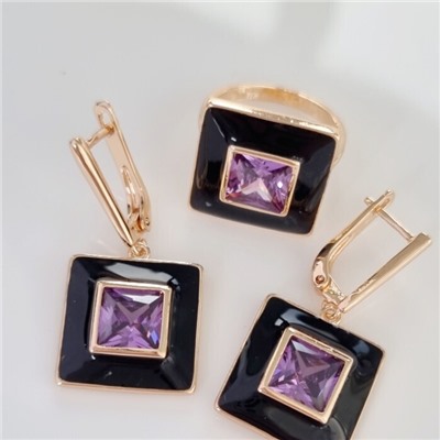 Комплект ювелирной бижутерии коллекция "Дубай" серьги и кольцо 19 р, покрытие позолота, вставка: цветная эмаль и крупный фианит, цвет: фиолетовый и черный, арт.215.340-19