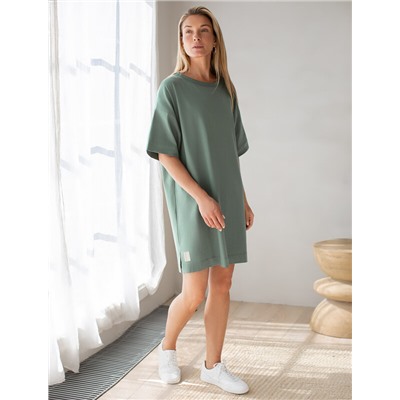 Платье из премиального хлопка с вышивкой на рукаве