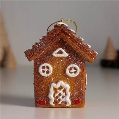 Фигурка-подвеска полистоун «Пряничный домик с белой глазурью», ёлочная игрушка, 4.5×7×8 см