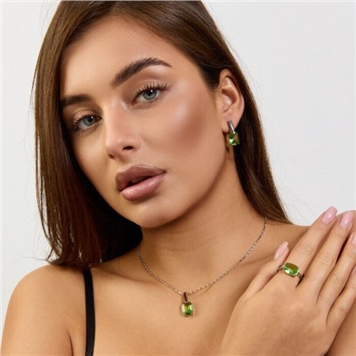 Комплект ювелирной бижутерии коллекция "Дубай" серьги, кулон и кольцо 18 р покрытие посеребрение, вставка: стекло, цвет: светло-зеленый, арт.215.537-18