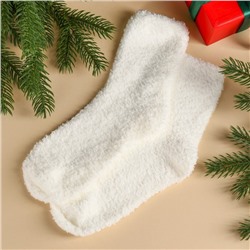 Подарочный набор новогодний «Все мечты сбудутся»:Чай новогодний чёрный 50 г, крем-мед с клубникой 120 г, носки 36 - 39 размер, термос 500 мл.