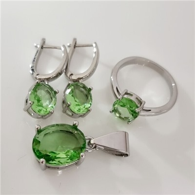 Комплект ювелирной бижутерии коллекция "Дубай" серьги, кулон и кольцо 18 р покрытие посеребрение, вставка: стекло, цвет: светло-зеленый, арт.215.627-18