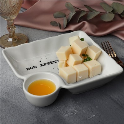 Блюдо керамическое с соусником Bon appetit, 18.6×17.5×4 см