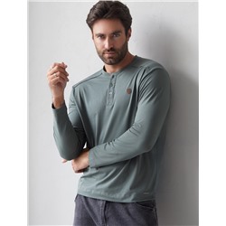 Тонкий лонгслив с круглым воротом на пуговицах из премиального хлопка с эластаном