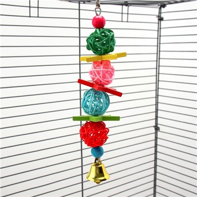 Игрушка для птиц, мячики такрау с колокольчиком и бусинам, микс цветов