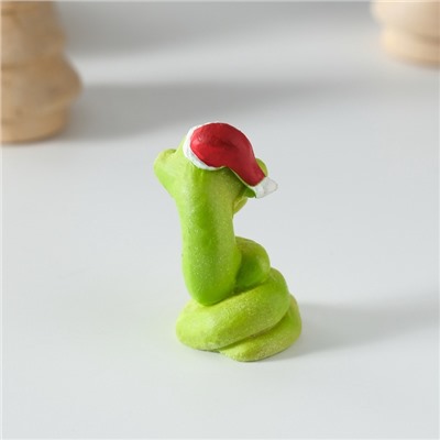 Фигурка полистоун «Добрый змей в новогоднем колпаке», красно-зелёный, 2.5×2.5×4 см, МИКС