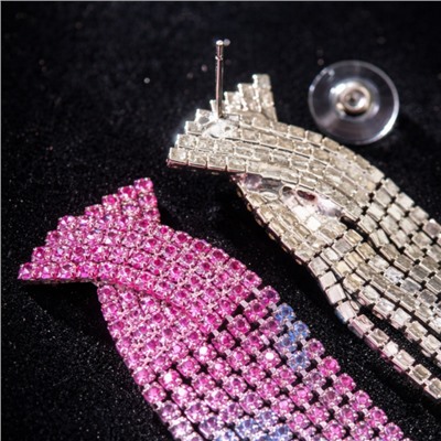 Серьги длинные висячие со стразами "Вечерние", цвет: розовый, голубой,фиолетовый, арт.012.028