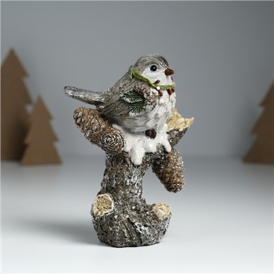 Фигурка полистоун «Воробышек в венке с ягодками и шишками на дереве», 10.5×7×13.5 см