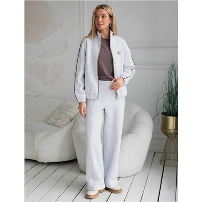 Бомбер среднего объема из эластичного футера трехнитики c начесом