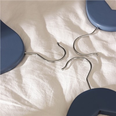 Плечики - вешалка для одежды LaDо́m Brillant, 44.5×23×1.2 см, 3 шт., дерево, синие