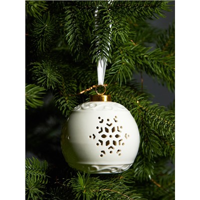 Ёлочный шар с подсветкой «Снежинка», 10×8.8×8.8 см, 1 LED, керамика, от батареек LR44×3, керамика, свечение тёплое белое