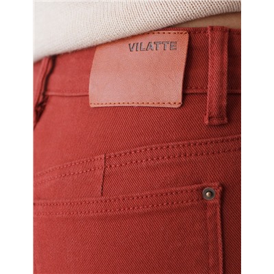 Джинсы из эластичного денима